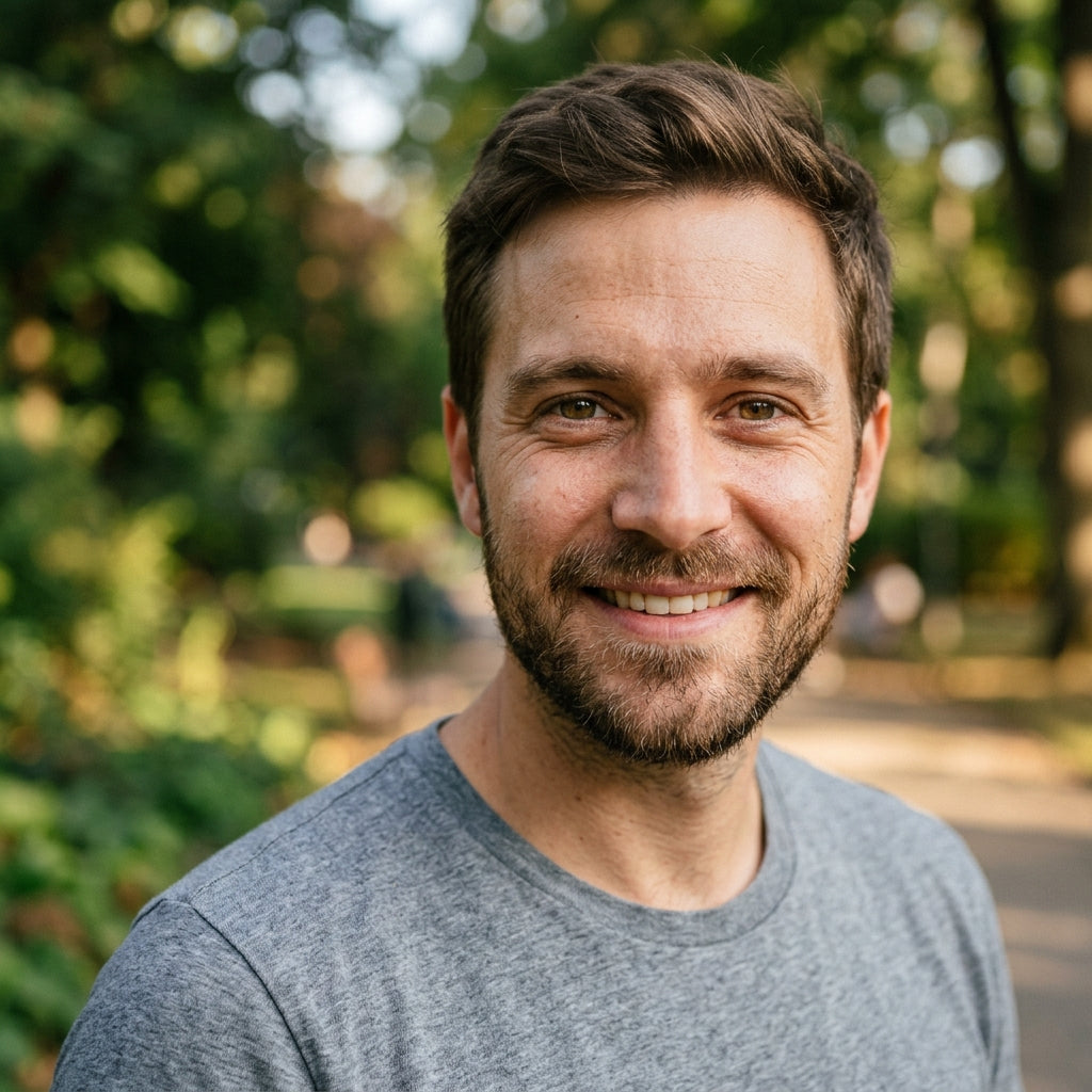 files/Man_wearing_grey_t-shirt_202607282150.jpg